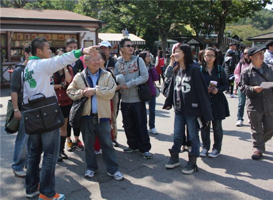 [딩하오 차이나] 에버랜드에도 中 관광객 '물결'