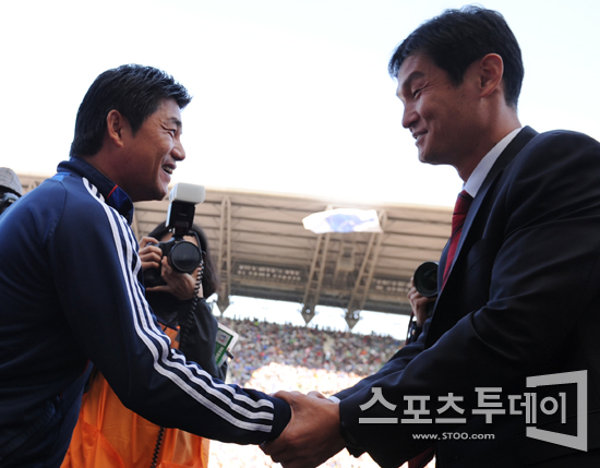 [포토] 윤성효-최용수 '제대로 붙어봅시다'