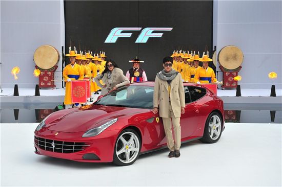 페라리 첫 4륜구동 4인승 FF 출시