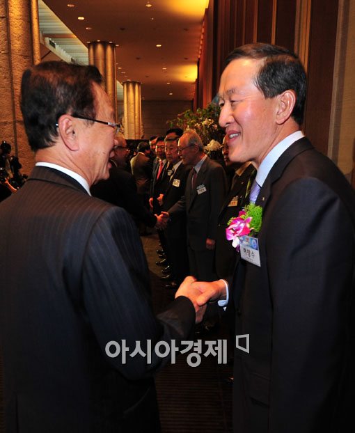 [포토] 전경련 50주년 행사 참석한 박희태 국회의장