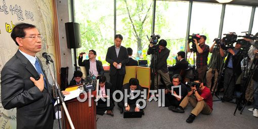 [포토] 박원순 "무소속이 불리하지만, 자신 있다"