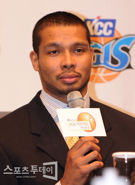 [포토] 문태종 '아직 한국어가 서툴러서..'