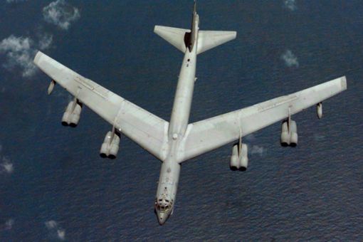 50살 B-52 스마트폭탄 운용 능력 대폭 늘린다