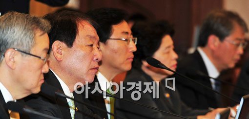 [포토] 심각한 국무위원들