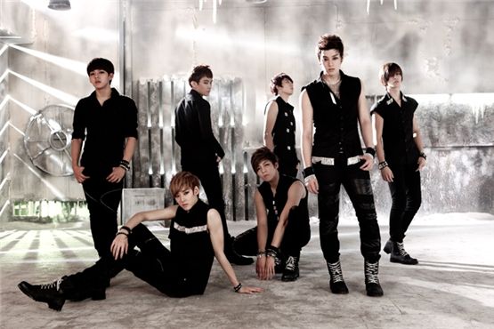 U-Kiss to halt promotions for title track "Neverland" 
