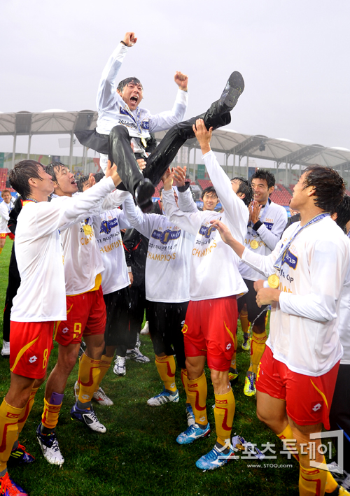 '조동건 결승골' 성남 FA컵 우승, 2009년의 한을 풀다