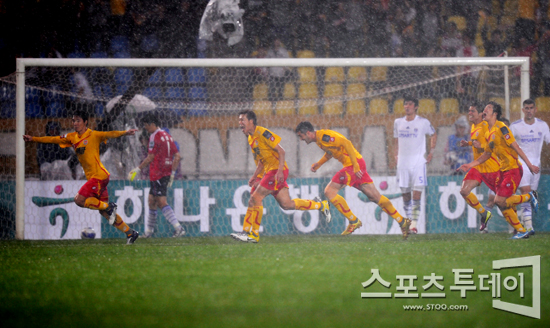 '조동건 결승골' 성남 FA컵 우승, 2009년의 한을 풀다