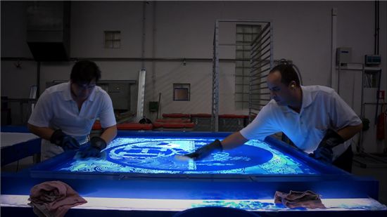 에르메스, 가죽과 실크… 詩가 되다