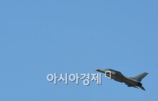 [포토] 수직 상승하는 KF-16