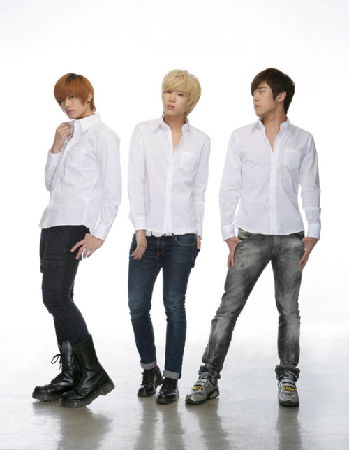 F.CUZ members (from left to right) Kan, Yejun and JinOn [F.CUZ's official Japanese website]