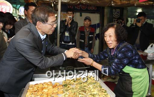 [포토] "서울을 시민 중심으로 바꾸겠습니다"