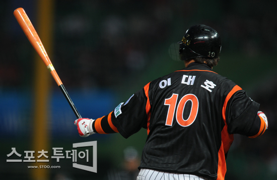 [포토] 이대호 '한 건 해줘야 하는데'