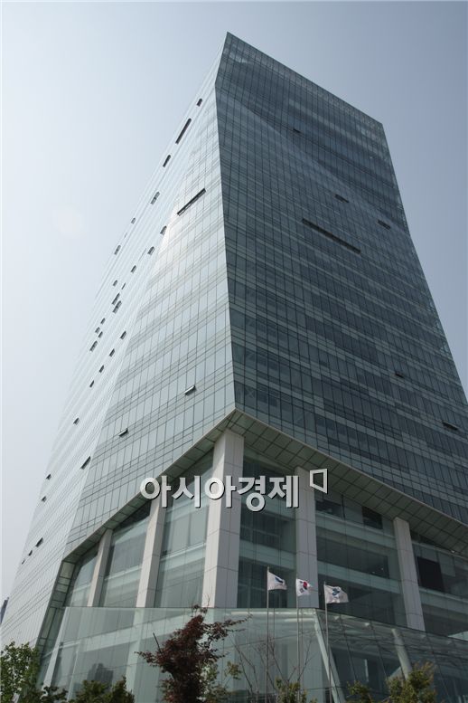 "주말 송도 미추홀타워에 가면 천정명·박민영이 있다"