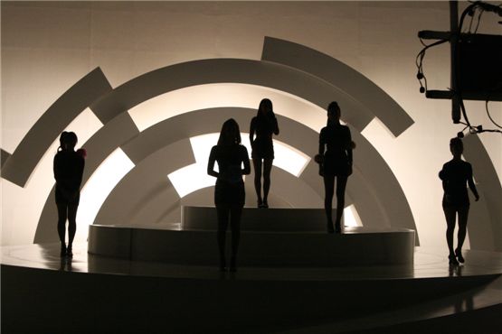 Wonder Girls on the set of their new music video [JYP Entertainment]