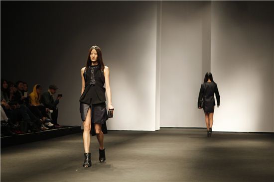 ▲ 서울패션위크, 라드 바이 후라니의 2012 SS 컬렉션