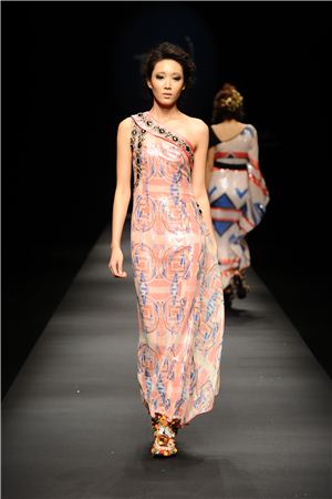 ▲ 서울패션위크, 이도이의 2012 SS 컬렉션