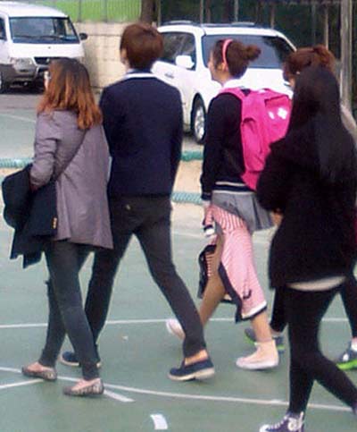 강소라 교복 데이트…"이특과 함께 어디 가요?"