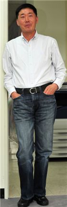 [아시아초대석]眞의 진실과 Jean의 실용…청바지입는 CEO