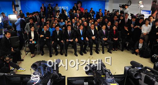 [포토] '침묵 휩싸인 나경원 캠프'