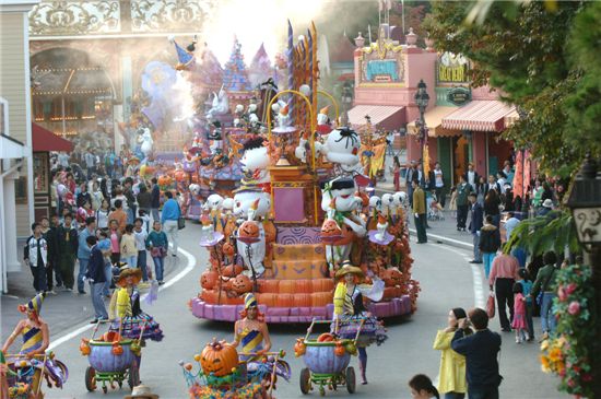 사상 최대 인파 몰린 에버랜드, 도대체 왜?