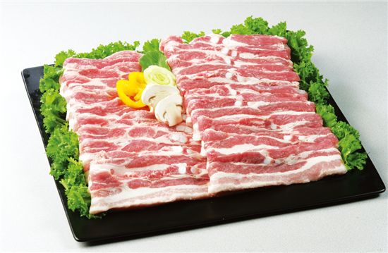 "삼겹살 100g이 990원"