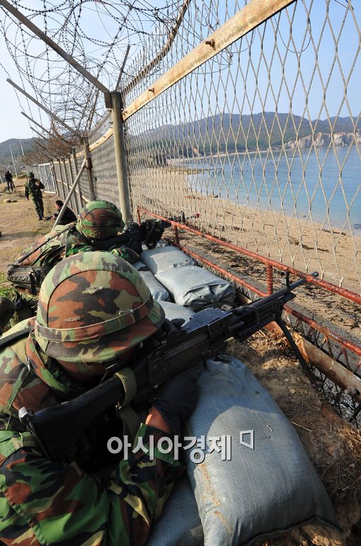 [포토] '백령도 해안가를 사수해라'