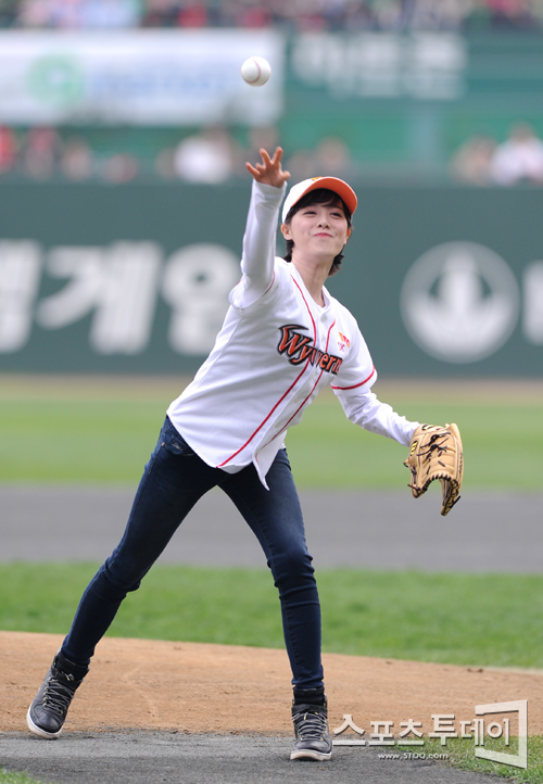 [포토] 구혜선 '예쁜 시구'