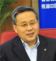 中 금융당국 수장 '젊은피' 교체