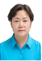 대통령상을 받는 전병옥 (주)실버레이 대표