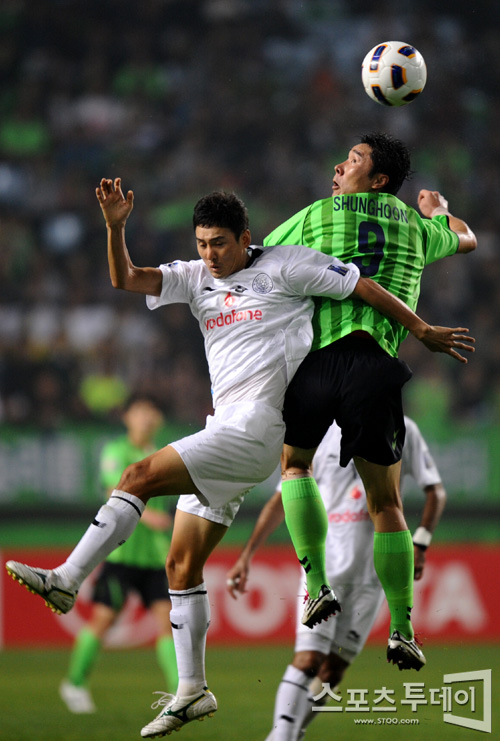 [포토] 이정수-정성훈 '양보란 없다'