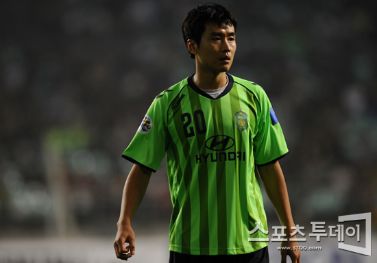 이동국, 전북 현대에서 2년 더 뛴다