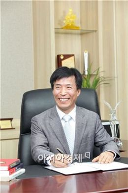 사파이어테크 "독자기술로 'LED 잉곳 세계1위' 지킬 것"