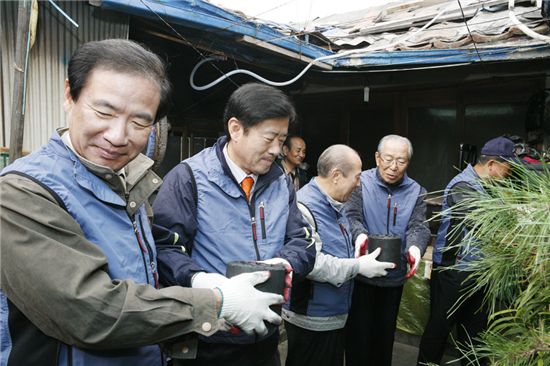 동대문구, 사랑의 연탄 배달 행사 마련