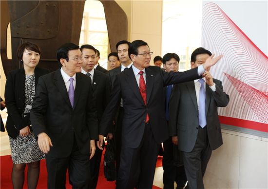 박삼구 회장, 베트남 국가주석과 끈끈한 우정 과시