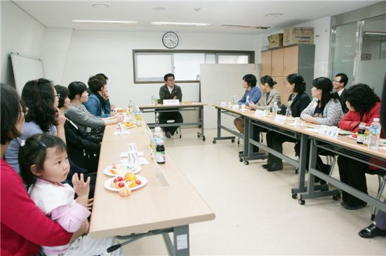 유종필 관악구청장, 목요일마다 '동장'으로 강등된다