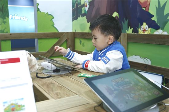 [지스타]태블릿PC로 게임 즐기자