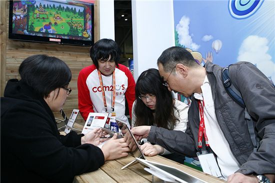 [지스타]태블릿PC로 게임 즐기자