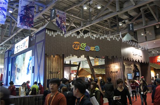 [지스타]엠게임 기대작 '열혈강호2', 관람객 시선집중