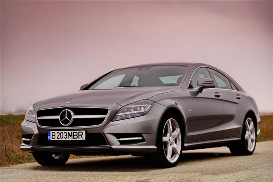 [시승기] 세단과 쿠페 '두 얼굴'의 벤츠 CLS 350
