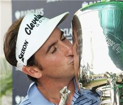 카스타뇨, 싱가포르오픈 '연장 우승'