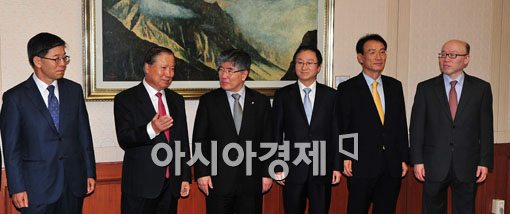 [포토] 대기업CEO 만나는 김중수 총재