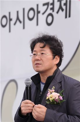 ▲김필수 대림대 자동차공학과 교수 겸 2011 아시아경제 연비왕 대회 심사위원장.