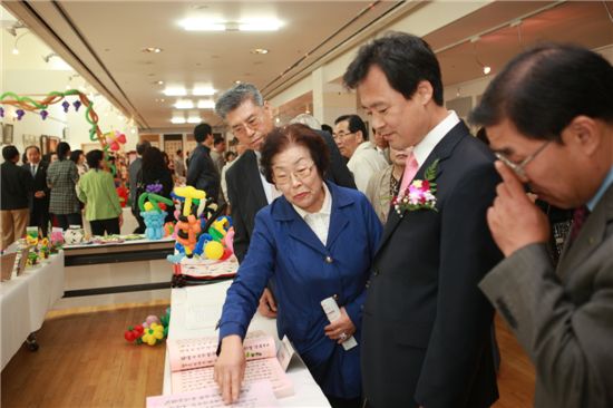 강북구, 자치회관 우수작품전시회 열어 