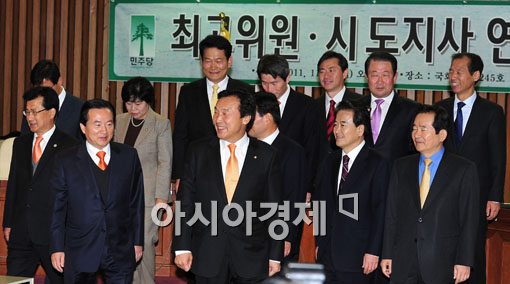 [포토] 광역단체장 만나는 손학규 대표