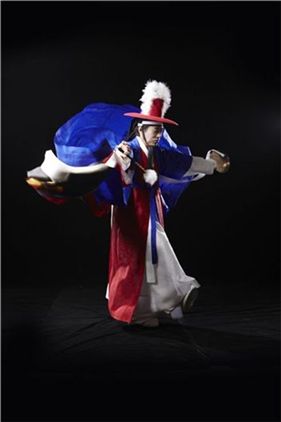 【스타일 산책】예술을 소비한다는 것