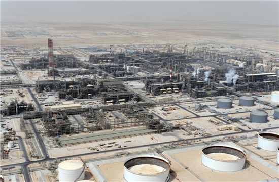 현대중공업은 카타르 라스라판 펄 지역에 완공한 천연가스 액체연료화 시설인 GTL 설비
