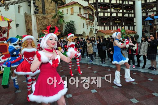 [포토] 롯데월드에서 즐기는 특별한 크리스마스