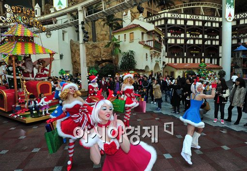 [포토] 롯데월드에서 즐기는 특별한 크리스마스
