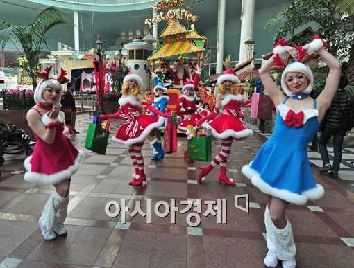 [포토] 롯데월드 "크리스마스 대축제"