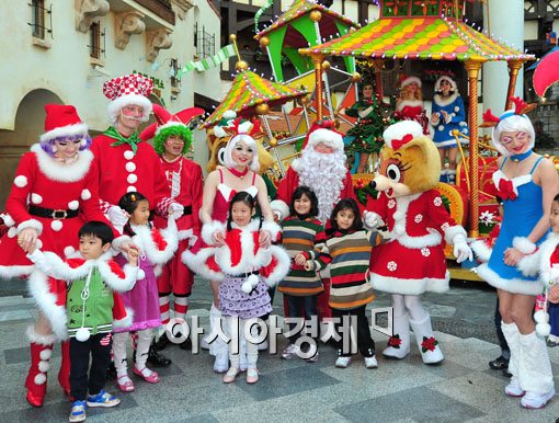 [포토] 산타와 함께하는 즐거운 크리스마스